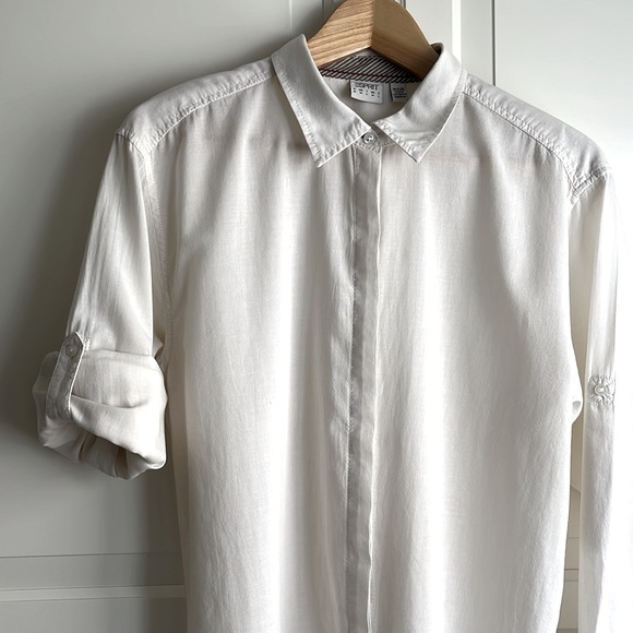 Esprit tunic blouse in ecru. Sleeves adjustable. Contrast detail. Size US M - Picture 3 of 12
